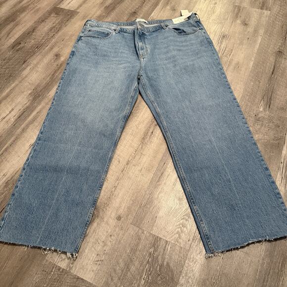 Abercrombie & Fitch The 90s Relaxed Jean High Rise Womens 36 22 Short Blue NEW - Picture 7 of 8